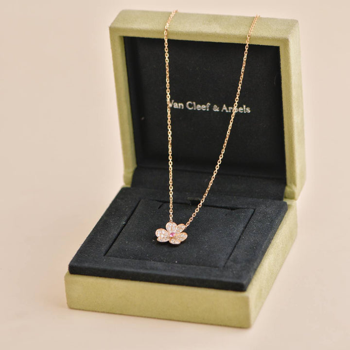 Van Cleef & Arpels Frivole Flower Diamond Necklace Sencond Hand