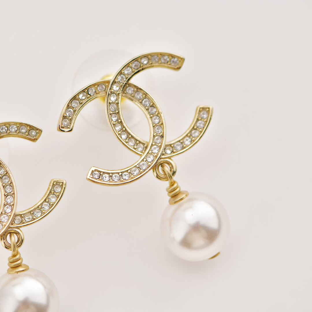 Chanel CC Faux Pearl Drop Pendant Earrings for Sale