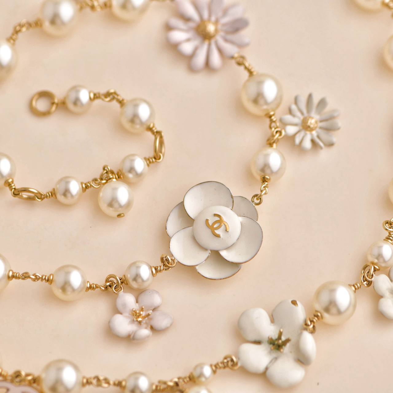 Chanel CC Enamel Camellia Flower Long Necklace – Dandelion Antiques