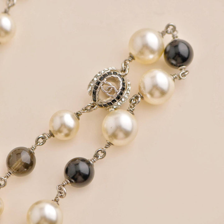 Pre-owned Chanel CC Faux Pearl & Enamel Necklace