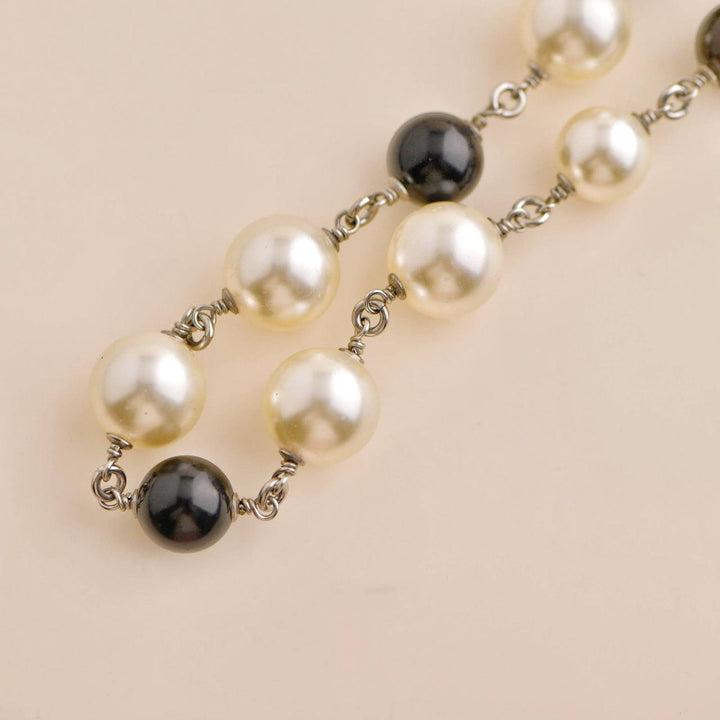 Second Hand Chanel CC Faux Pearl Necklace