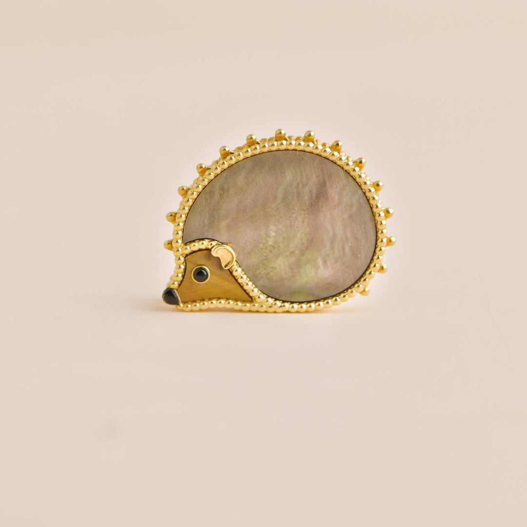 Second Hand Van Cleef & Arpels Lucky Animals Hedgehog Mother-of-Pearl Onyx Tiger Eye Yellow Gold Clip Brooch