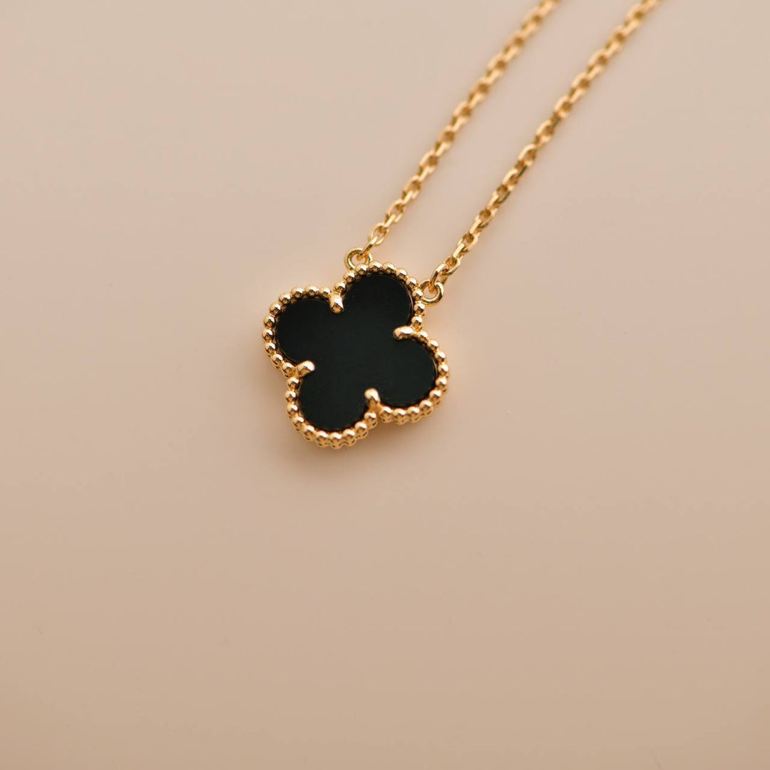 Van Cleef & Arpels Onyx Vintage Alhambra Yellow Gold Pendant Necklace