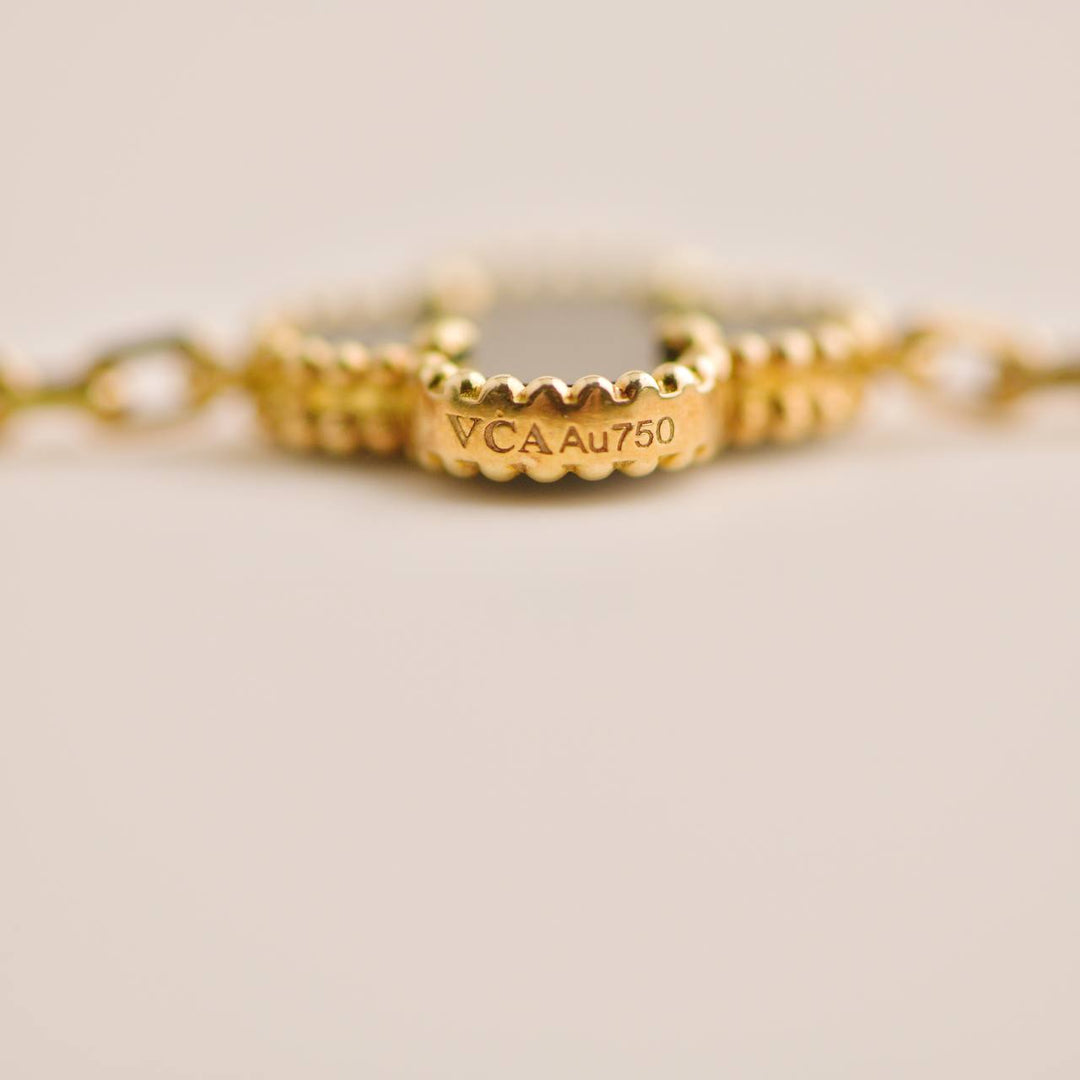 Second Hand VCA Vintage Alhambra Black Onyx Yellow Gold Bracelet