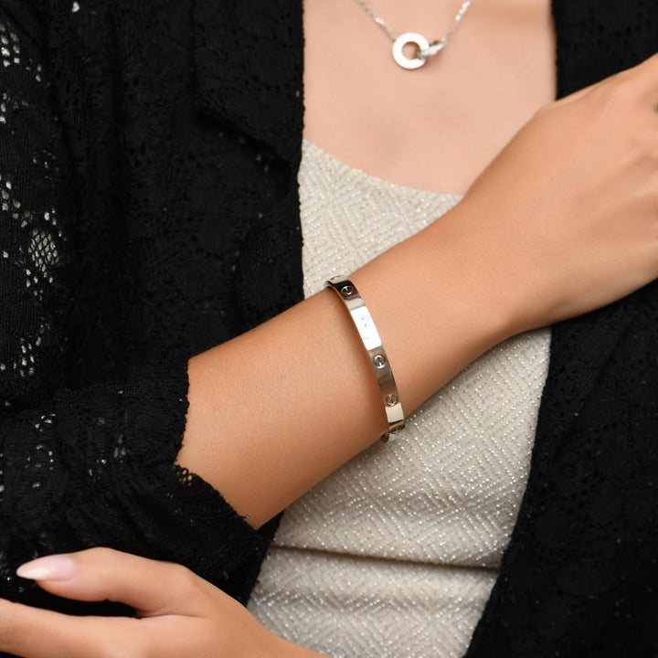 Second Hand Authentic Full Set Cartier Love Bracelet Classic Model in 18K White Gold Size 17