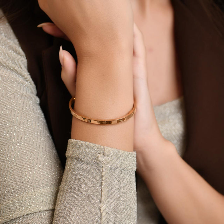second hand Cartier Love 18K Yellow Gold Bracelet Size 17 Small