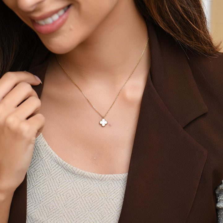 Preloved VCA Sweet Alhambra Mother of Pearl 18K Gold Pendant Necklace