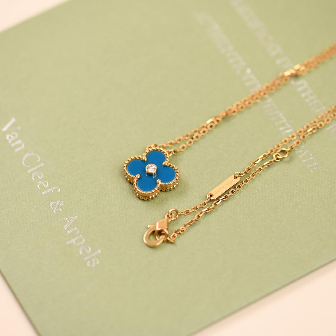 Second Hand VCA Porcelain 2019 Holiday Pendant Necklace