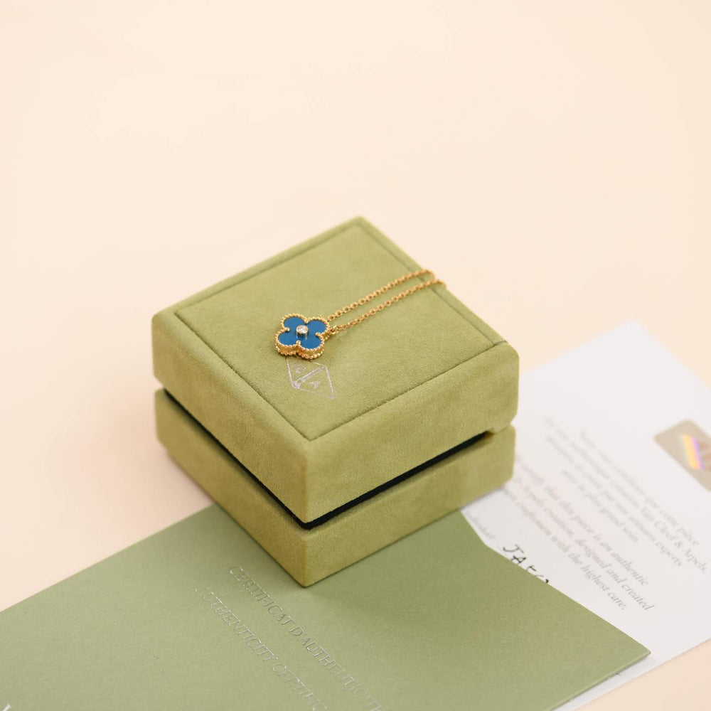 Van cleef 2019 Holiday Pendant Necklace