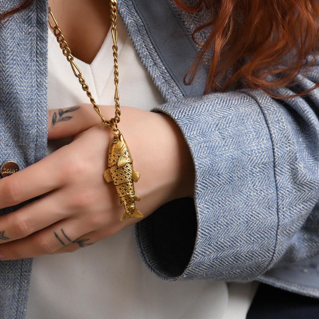 antique gold jewellery pendant