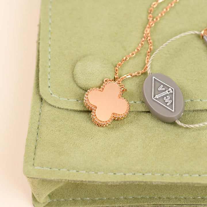 Van cleef 2025 holiday pendant for sale