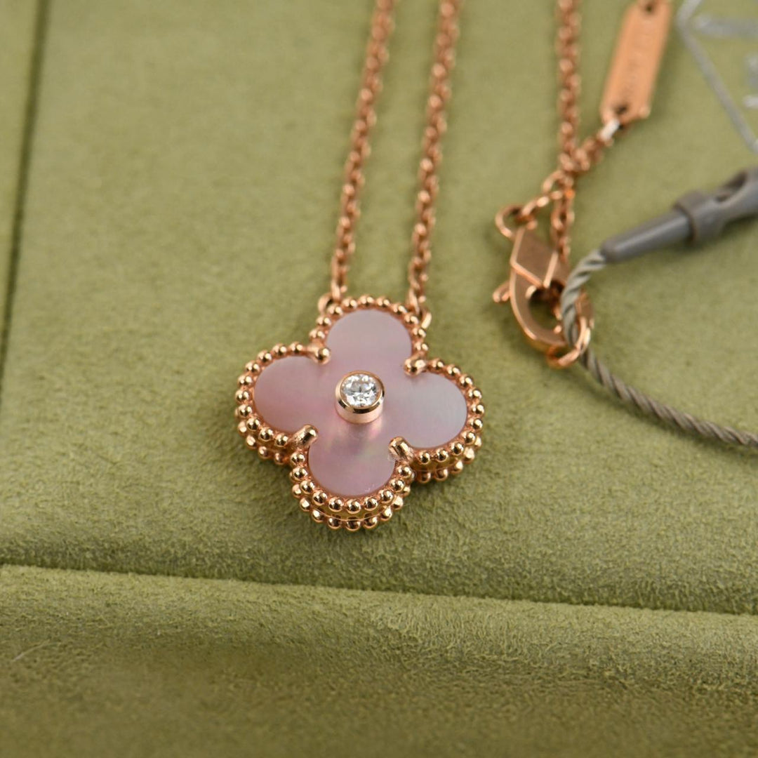 Van Cleef 2025 holiday pendant 