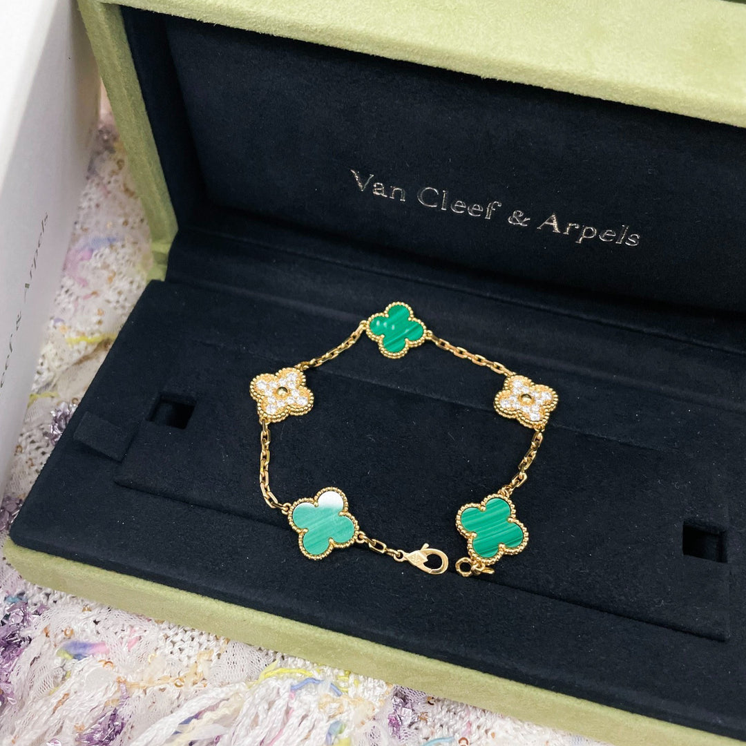 Van Cleef & Arpels Vintage Alhambra Malachite and Diamond Yellow Gold Bracelet