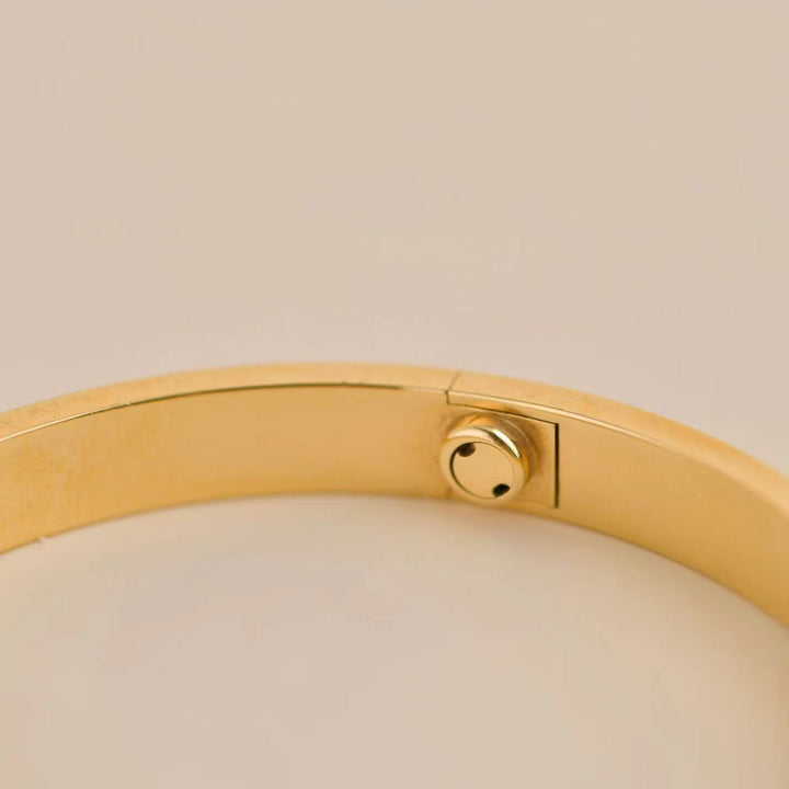 Cartier Love Bracelet 18K Yellow Gold Size 19