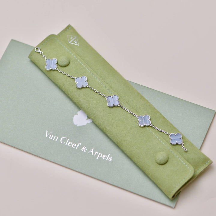 Preloved Full set Authentic Van Cleef Vintage Alhambra Chalcedony 5 Motif Bracelet