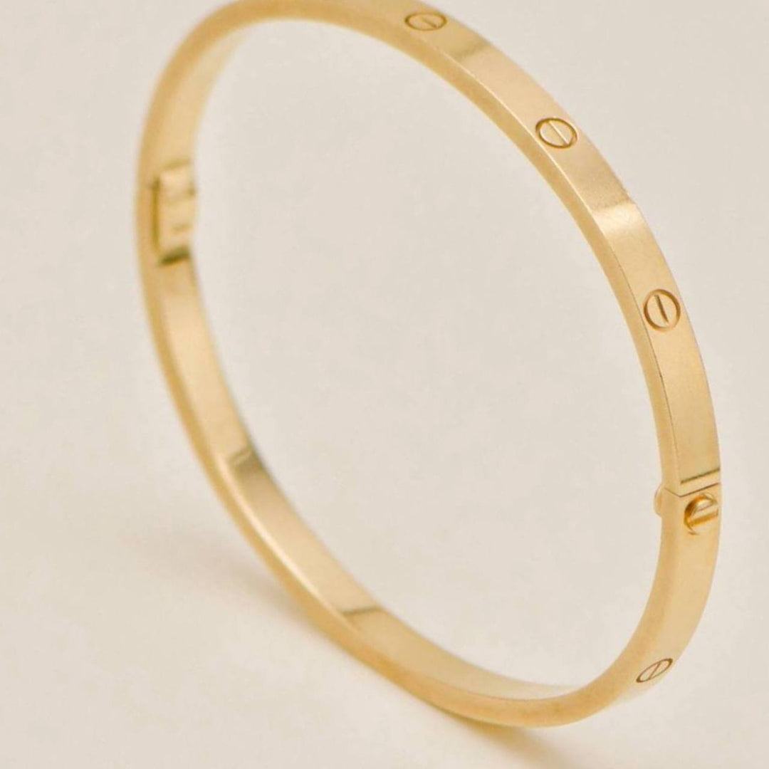 Used Authentic Full set Cartier Love Bracelet Small Model Size 17 in 18K Yellow Gold