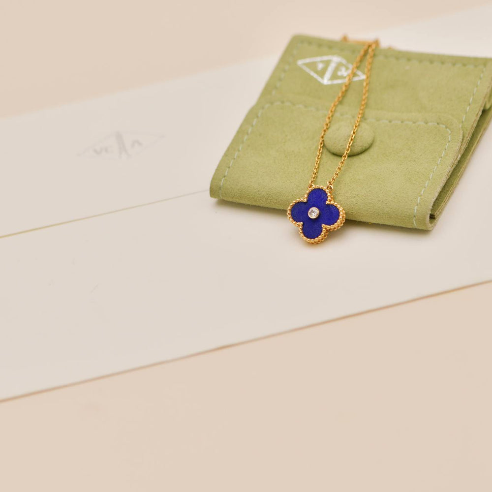 Preloved Authentic Van Cleef 2010 Holiday Pendant Lapis Lazuli Diamond 18K Yellow Gold