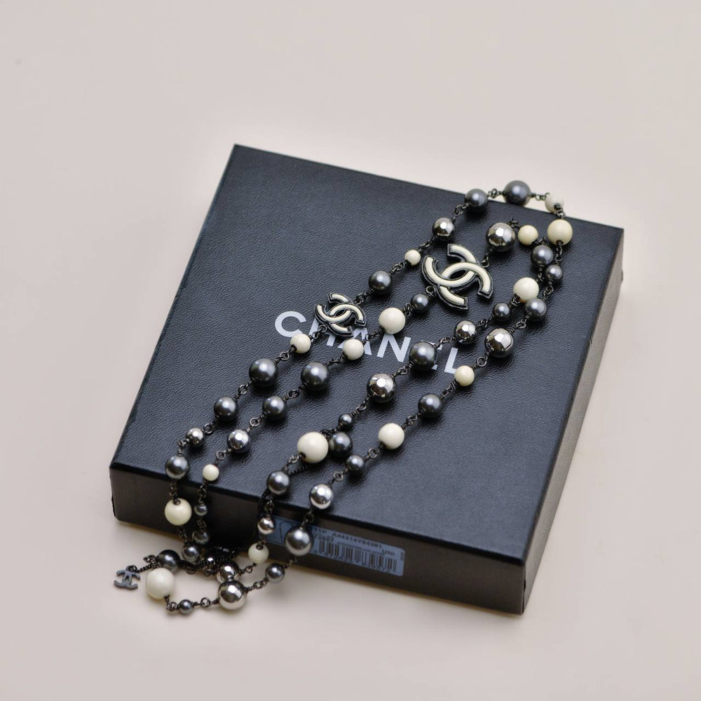 Preloved Authentic Chanel CC Grey Faux Pearl & Ruthenium-Tone Long Sautoir Necklace
