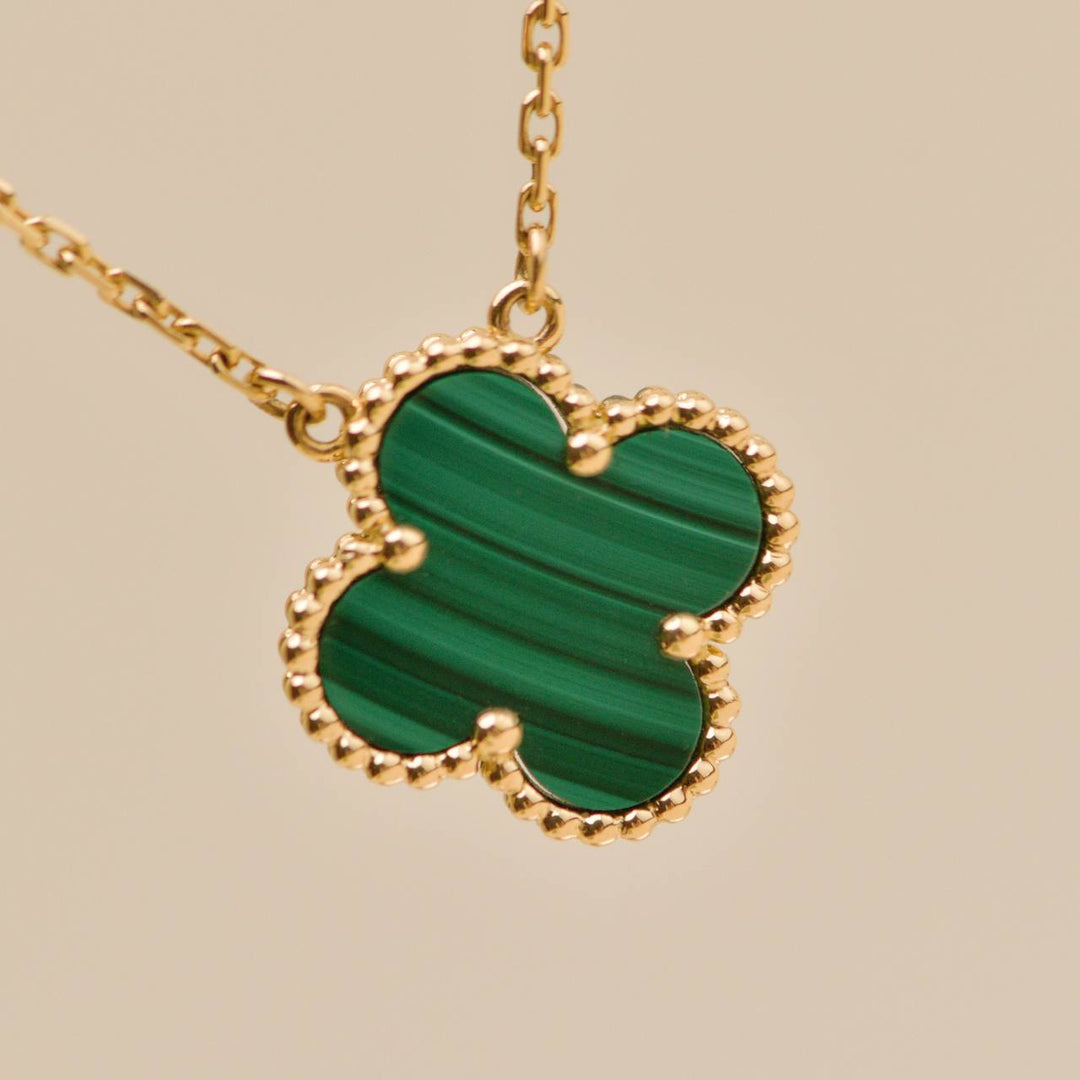 Second Hand Authentic Van Cleef & Arpels Vintage Alhambra Malachite Necklace 18K Yellow Gold