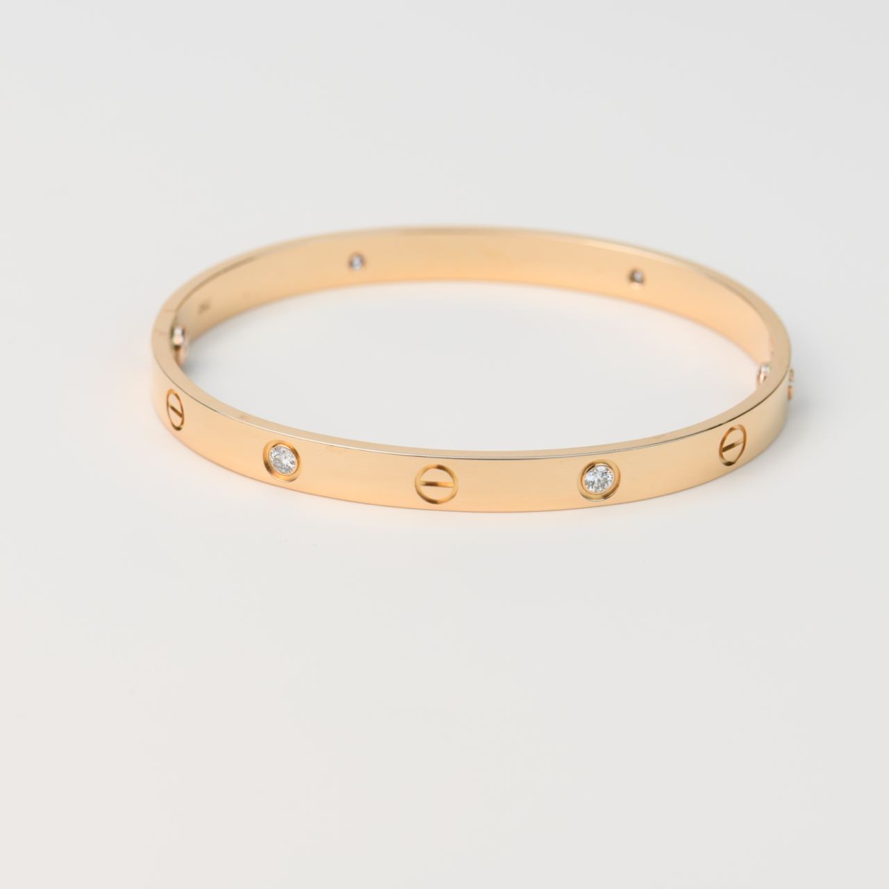 Cartier love 2025 bangle 4 diamonds