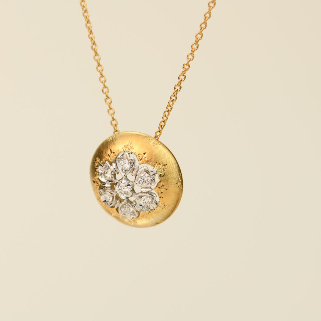 18 Karat Yellow Gold Diamond Pendant Necklace