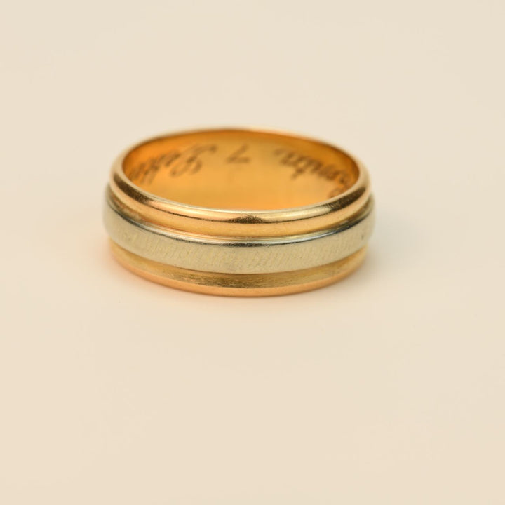 An 18ct Two Coloured Wedding Ring