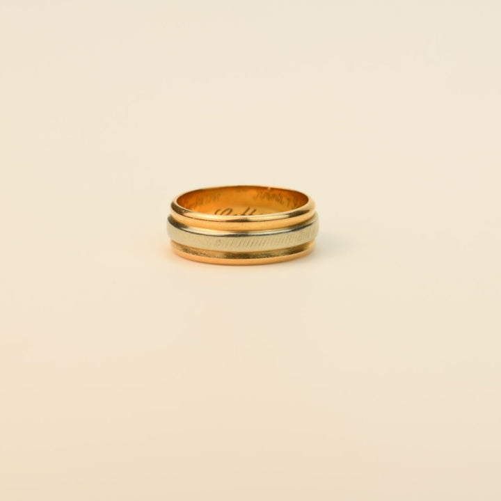 An 18ct Two Coloured Wedding Ring