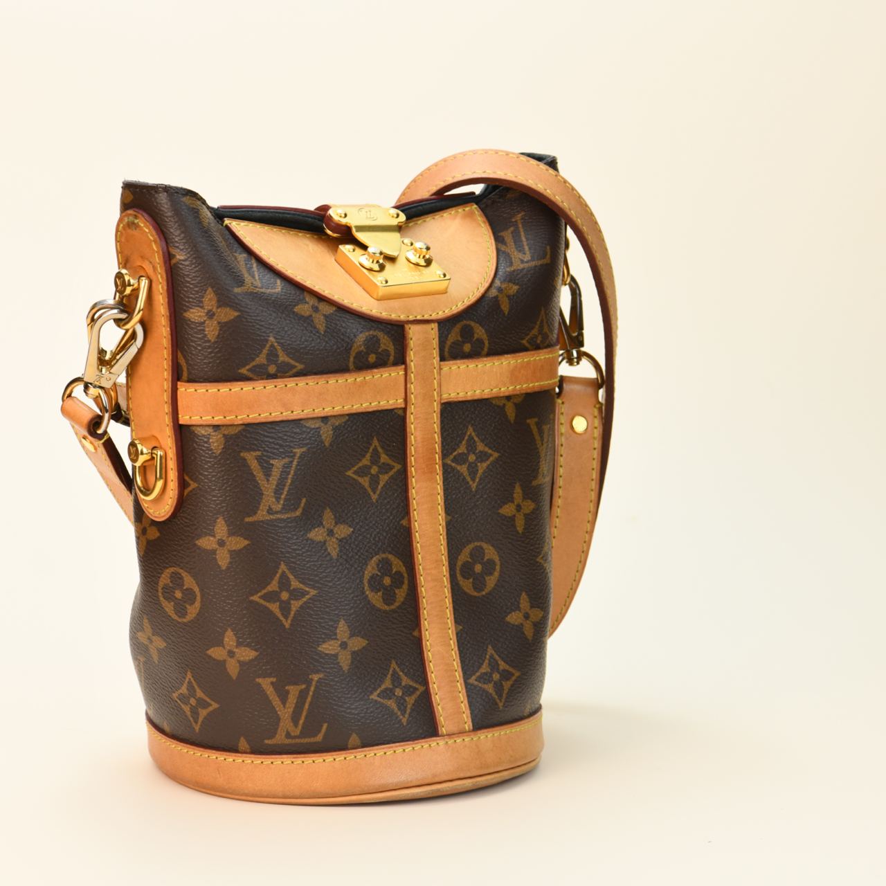 Used lv duffle online bag