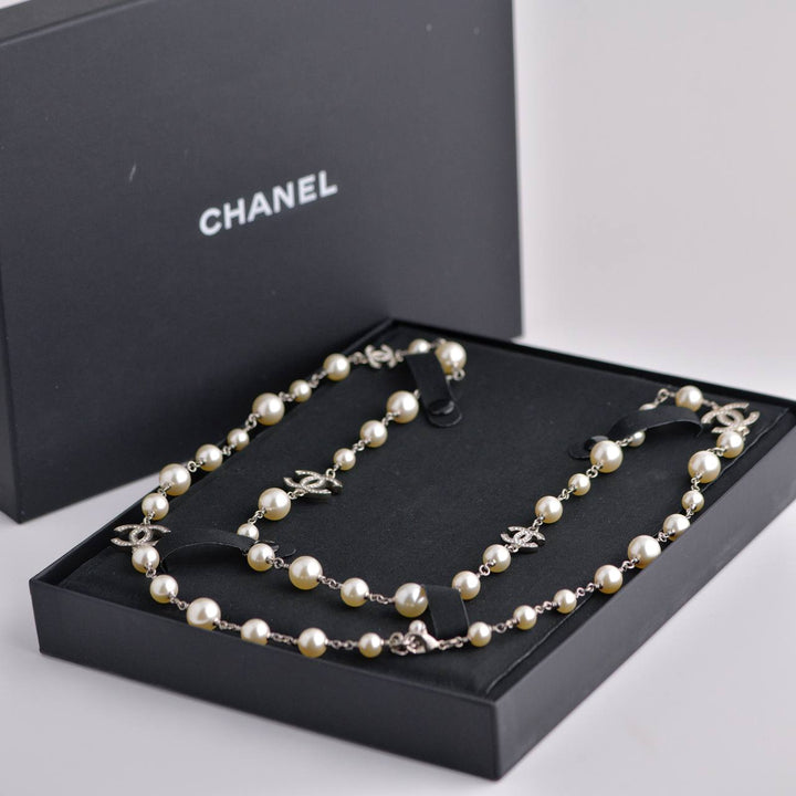 Chanel CC necklace