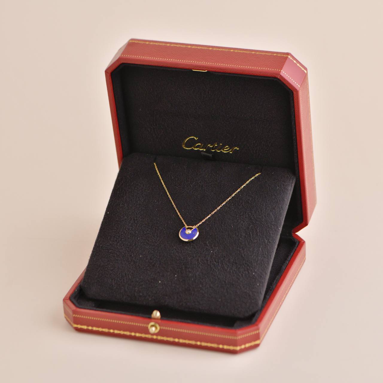 Cartier amulette 2025 necklace xs