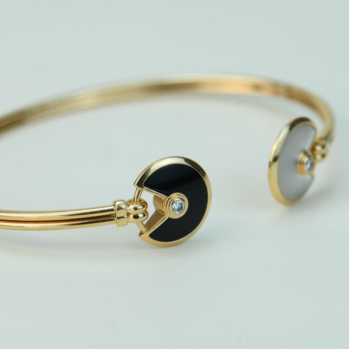 Cartier Amulette Diamond Mother of Pearl and Onyx 18K Yellow Gold Bracelet Size 16