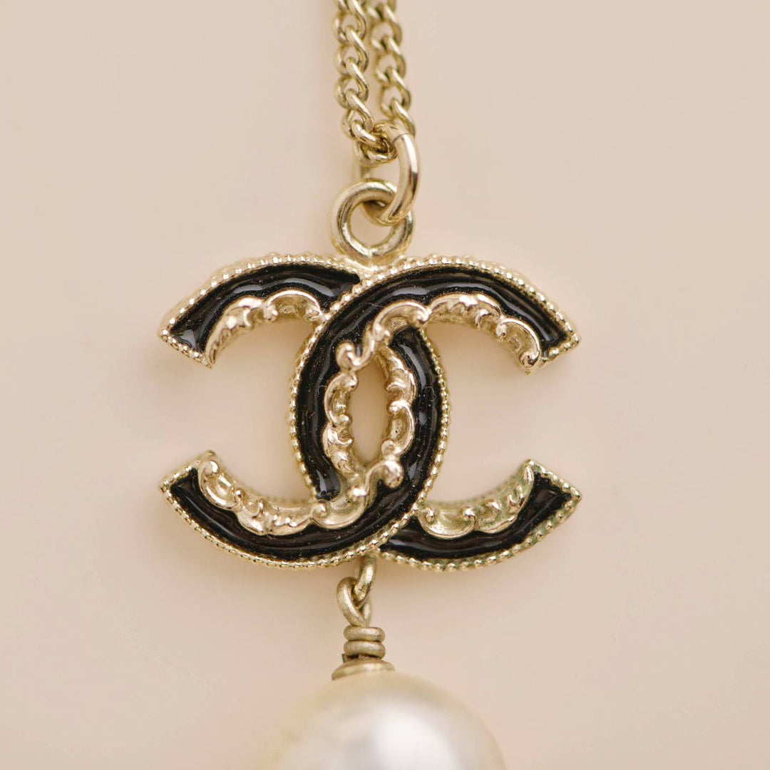 Pre-loved Chanel CC Black Enamel and Faux Pearl Necklace