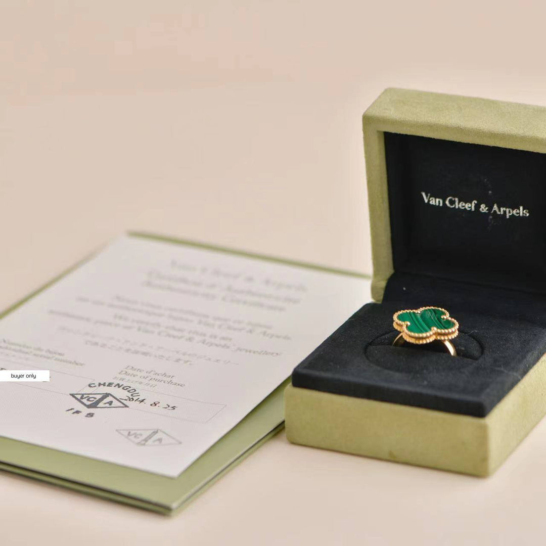 Pre-owned Van Cleef Magic Alhambra Malachite 18K Yellow Gold Ring Size 52