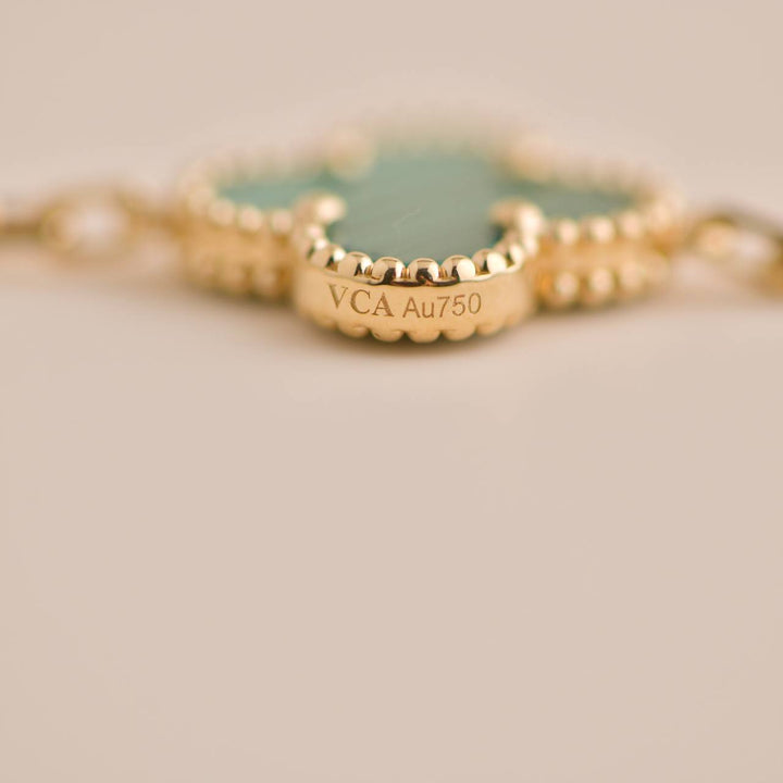 Pre-loved Van Cleef Alhambra Malachite Yellow Gold Bracelet