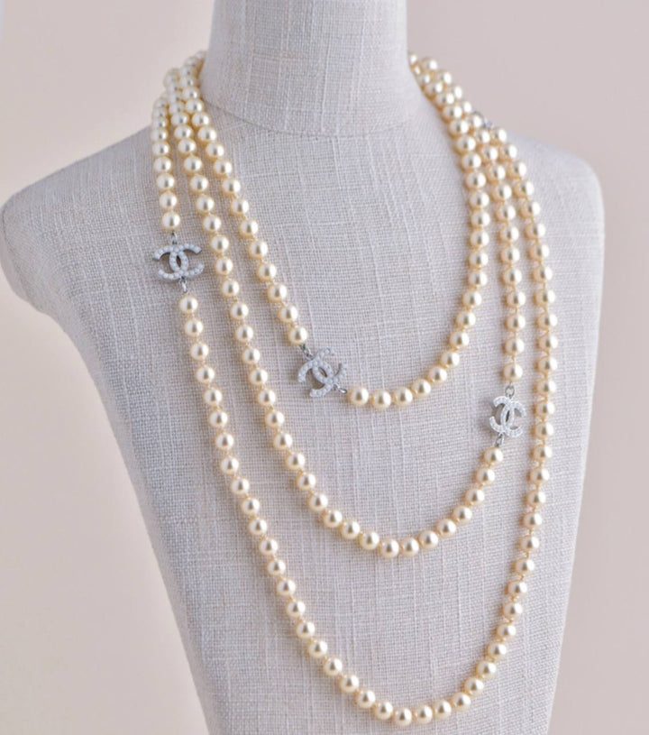 Pre-owned Chanel Three CC Logo Faux Pearl Sautoir Long Necklace