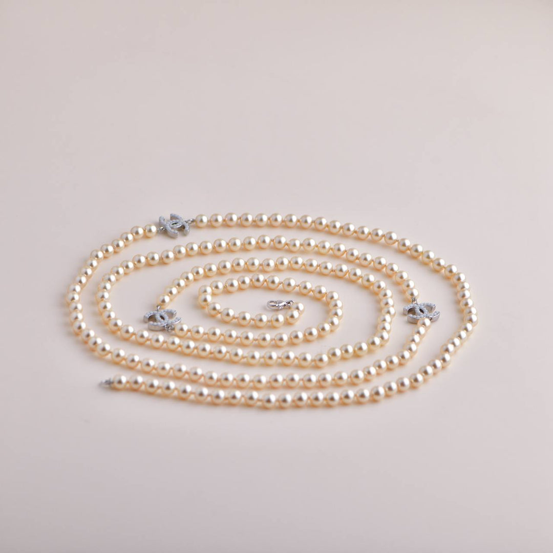 Pre-loved Chanel Faux Pearl Sautoir Long Necklace