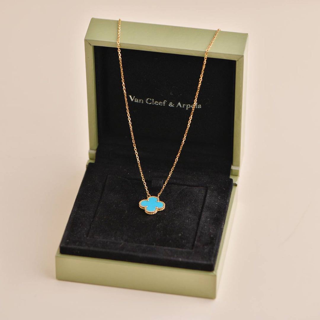 Pre-owned Van Cleef & Arpels Vintage Alhambra Turquoise Yellow Gold Pendant Necklace