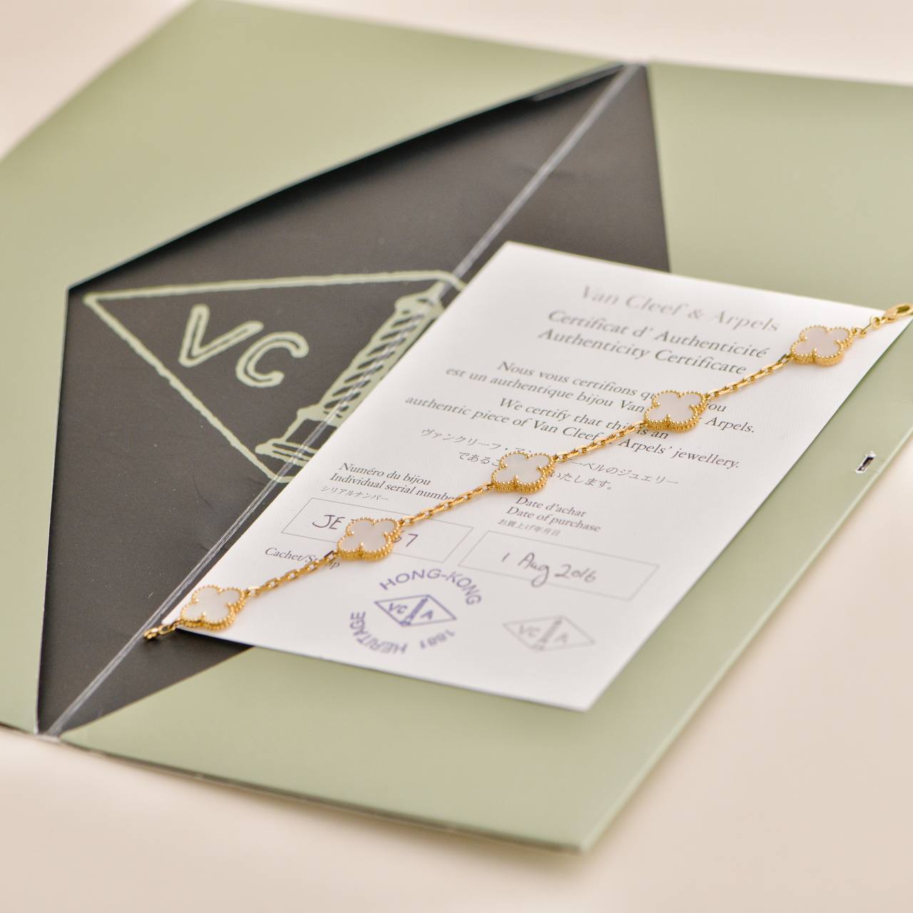 2024年7月購入保証書付国内 Van Cleef & Arpels Van Cleef & Arpels Vintage Alhambra 5 Motif Mother of Pearl 18k
