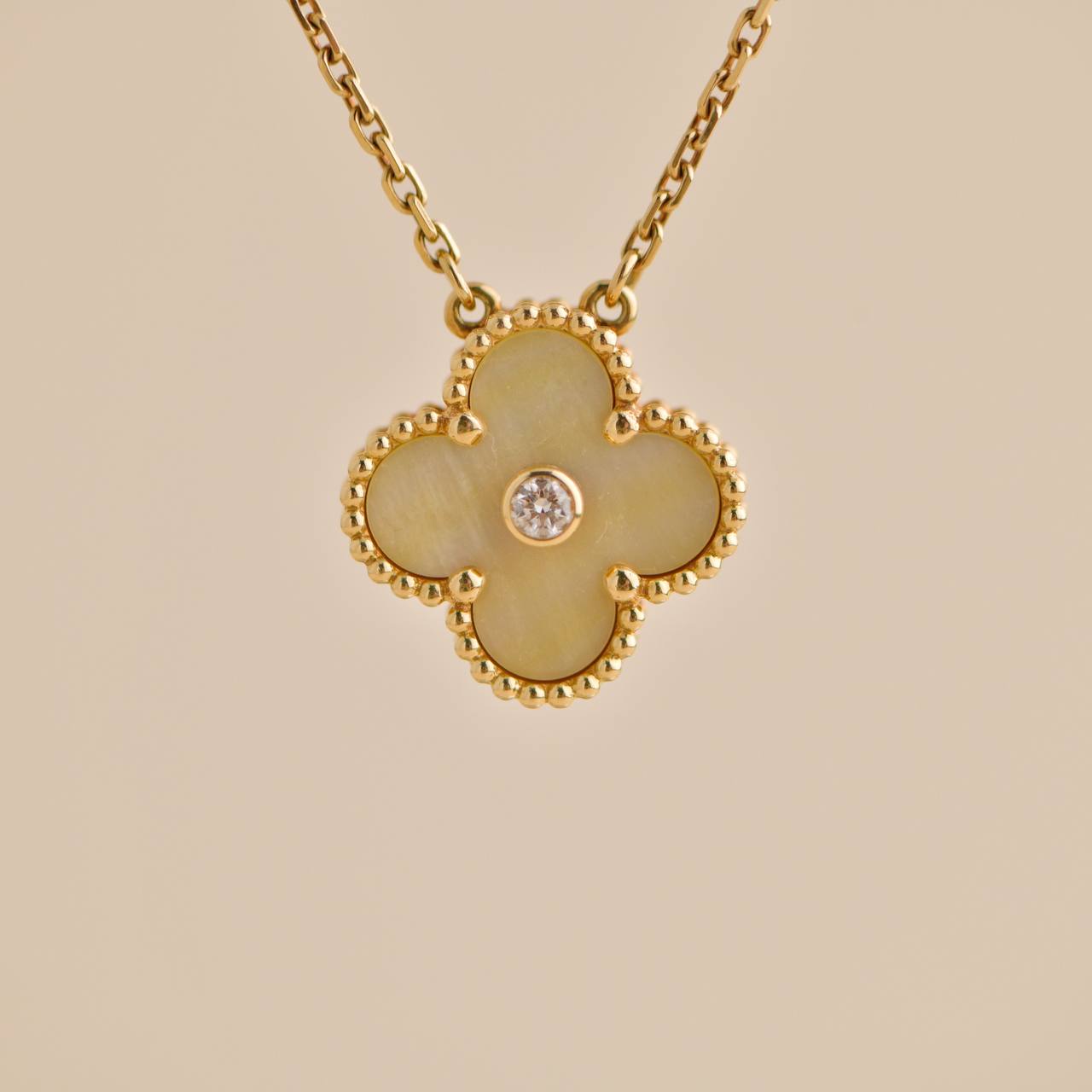 Van Cleef & Arpels Mother of Pearl 18k Yellow Gold Diamond 2018