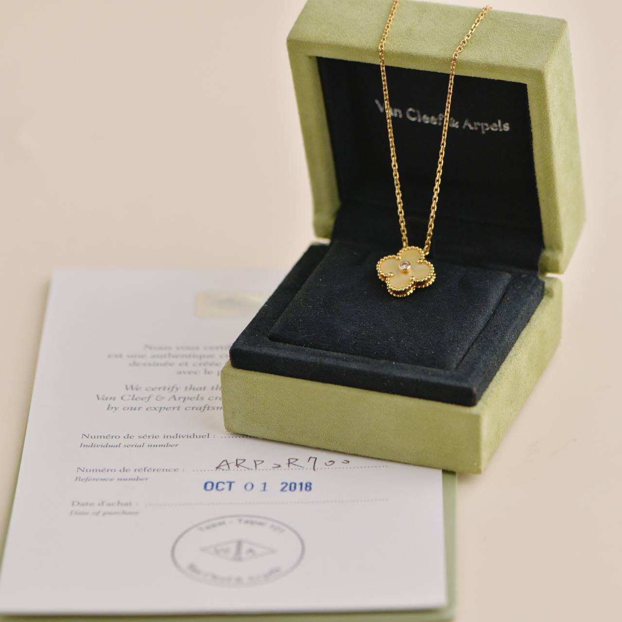 Van Cleef & Arpels Mother of Pearl 18k Yellow Gold Diamond 2018
