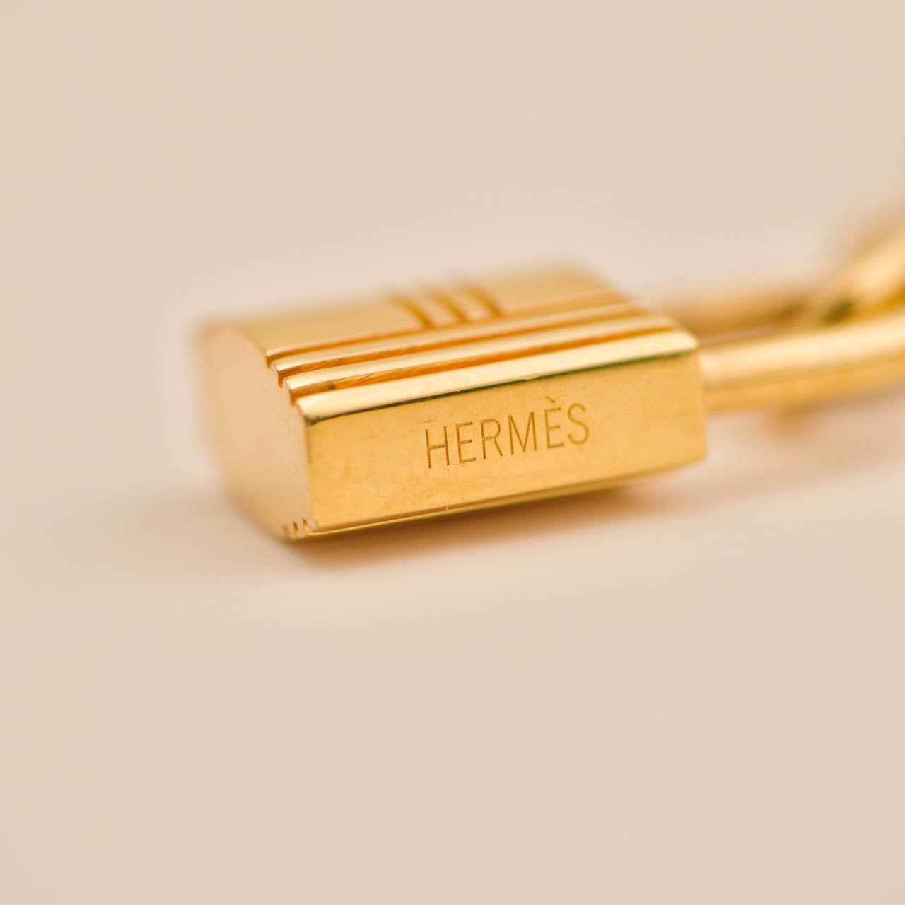 Hermes Gold Tone Breloque Olga Bag Charm Amulette – Dandelion Antiques