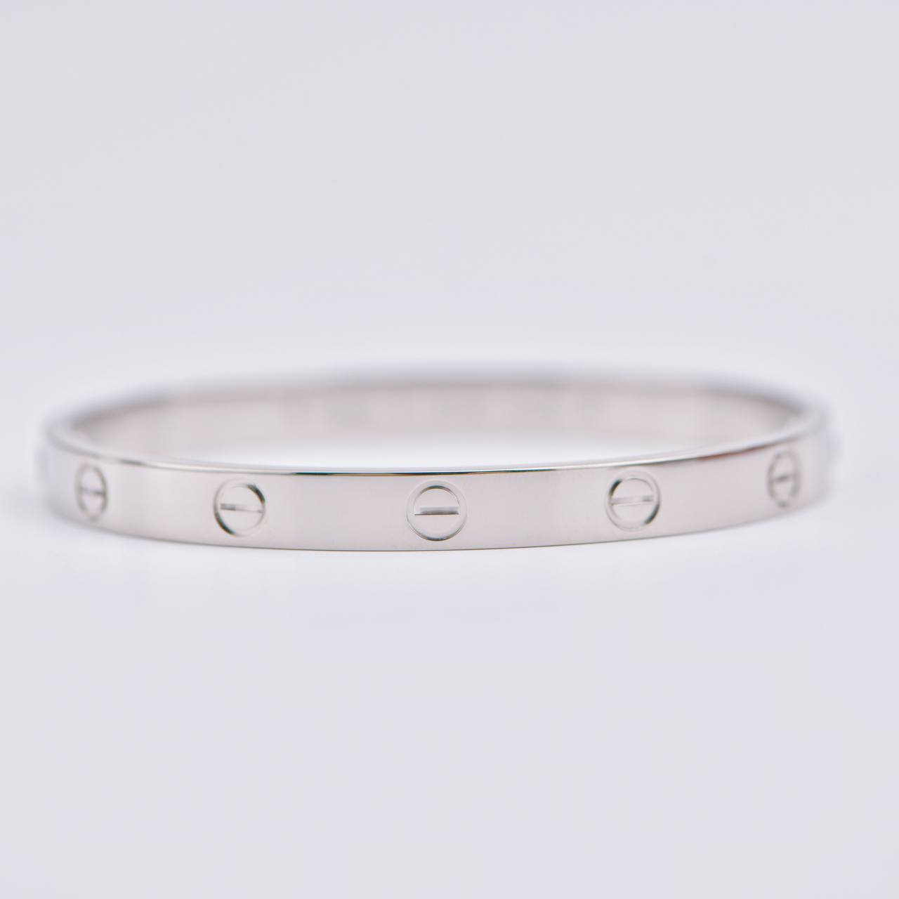 Cartier Love Bracelet シルバー ブレスレット 17 Cartier Love 18K White Gold Bracelet Size 17 – Dandelion Antiques