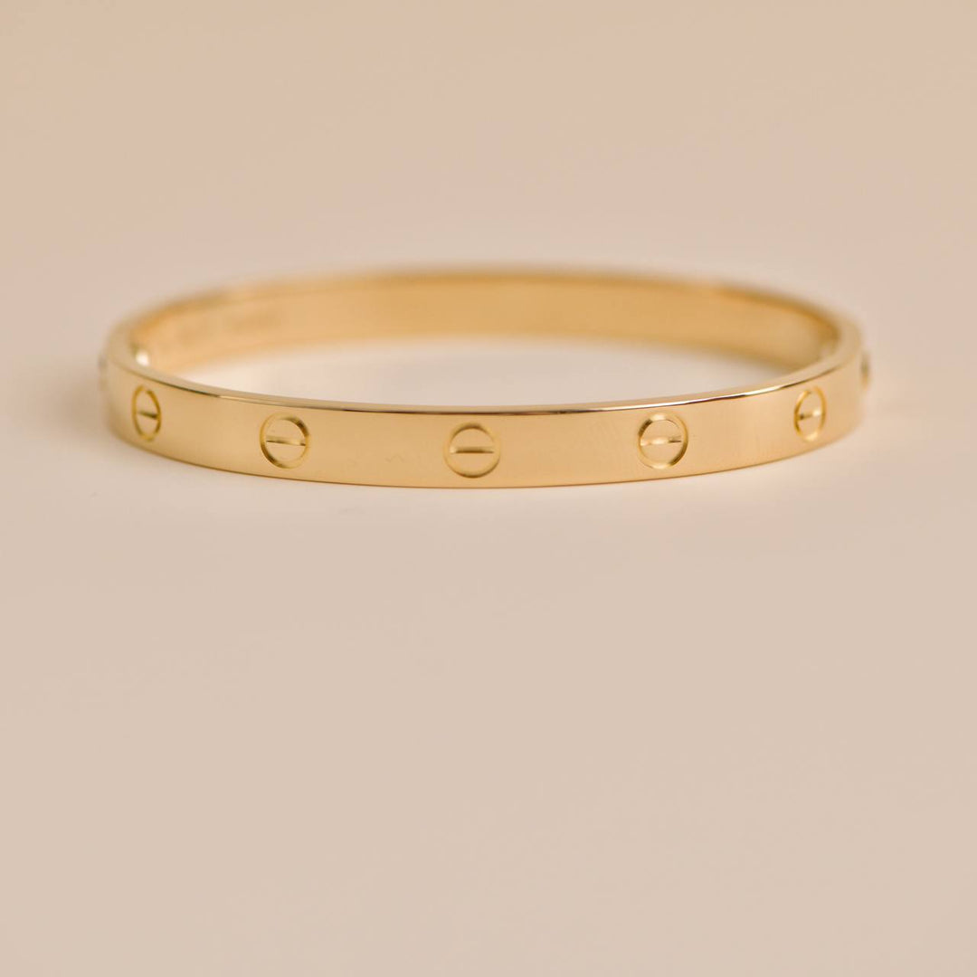 Second Hand Cartier Love 18K Yellow Gold Size 17