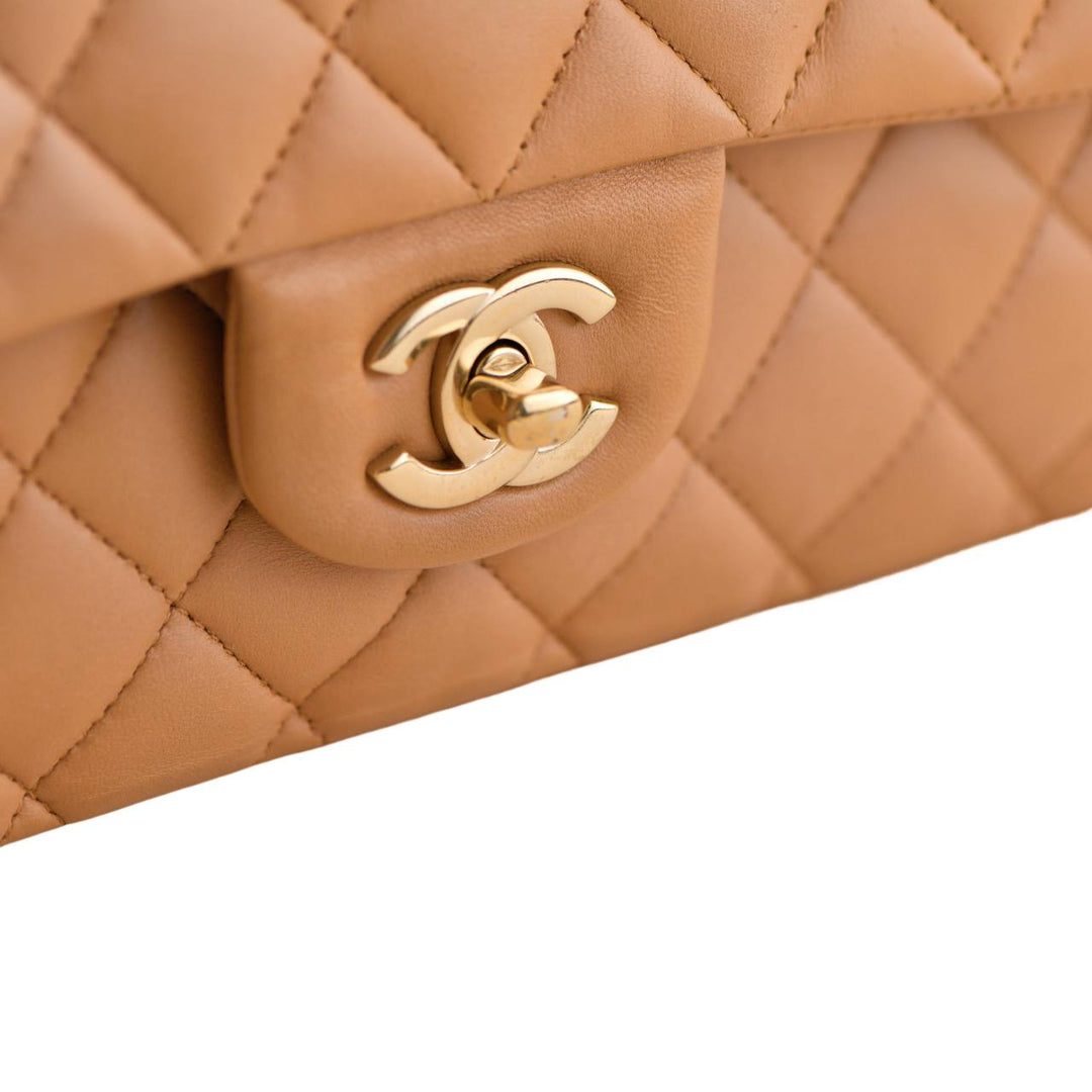 Second Hand Chanel Quilted Lambskin Classic Double Flap Handbag