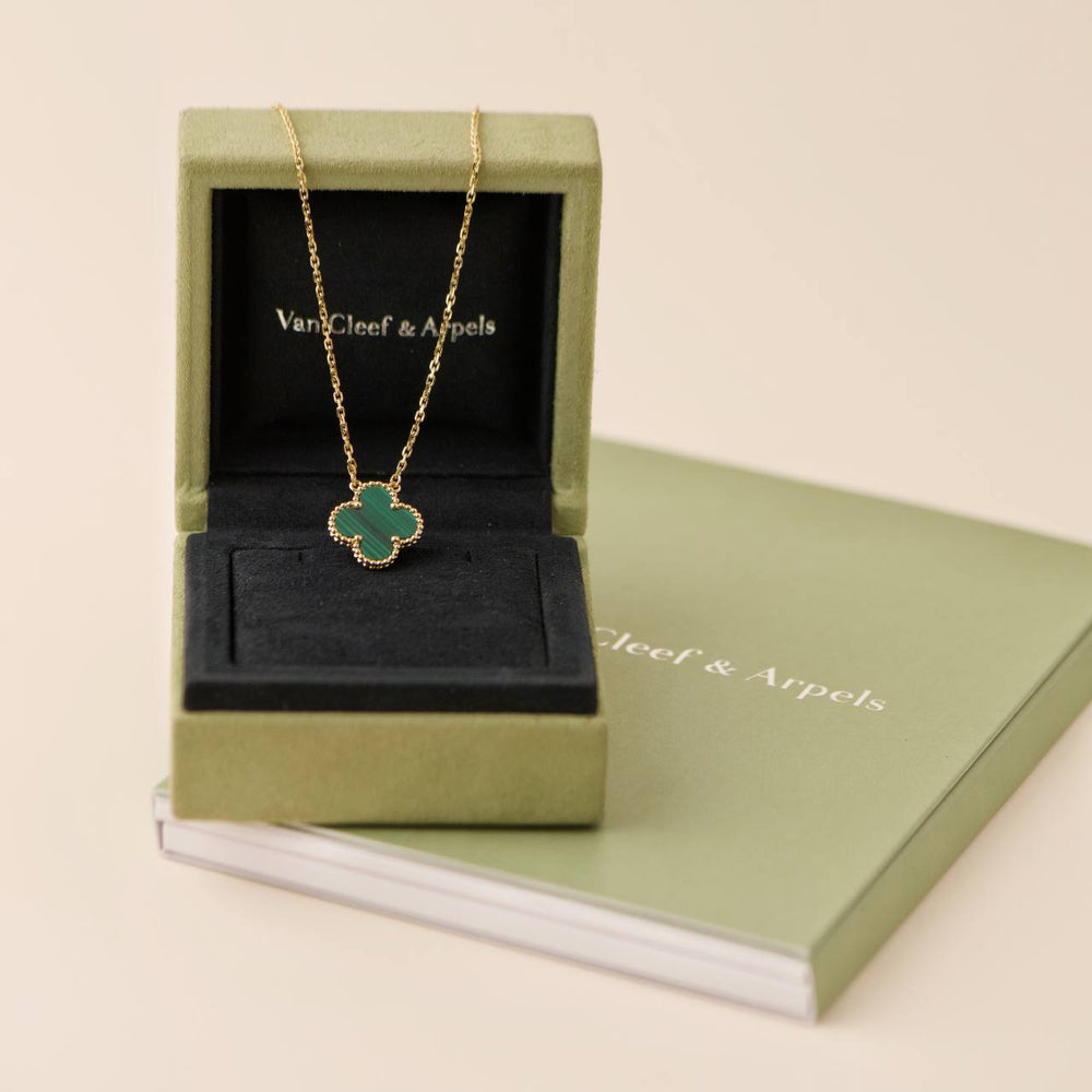 Second Hand Van Cleef & Arpels Vintage Alhambra Malachite 18K Yellow Gold Pendant Necklace 