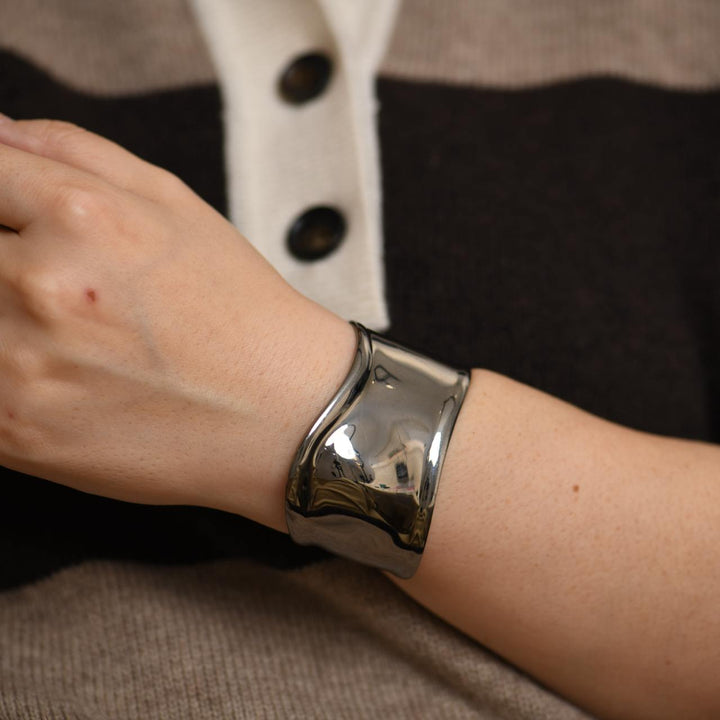 Large Bone Elsa Peretti Bone Cuff Used Tiffany Elsa Peretti Left