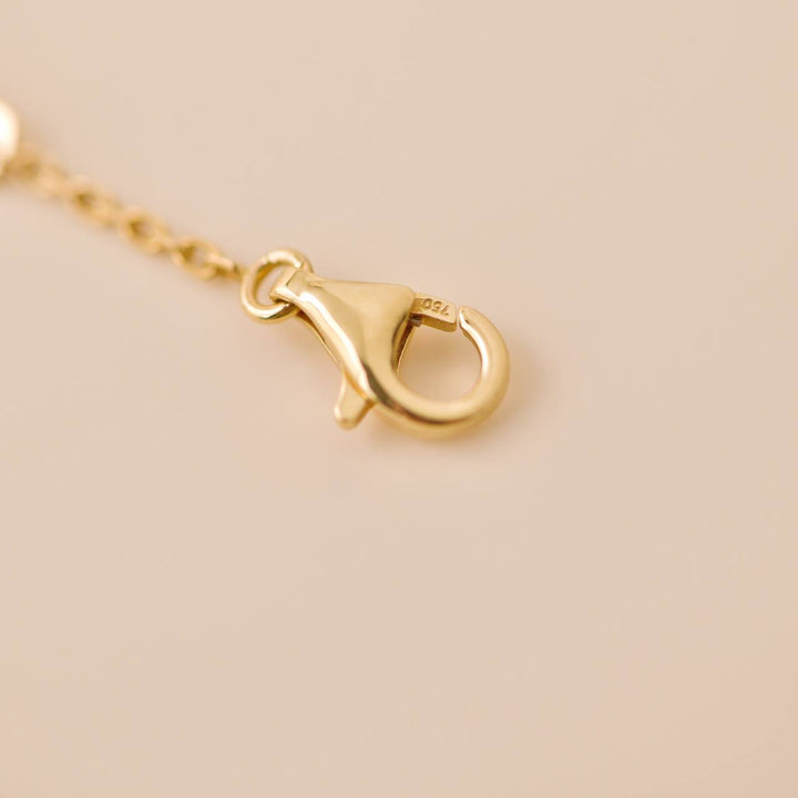 Second Hand VCA Vintage Alhambra Mother of Pearl 18K Yellow Gold Pendant Necklace