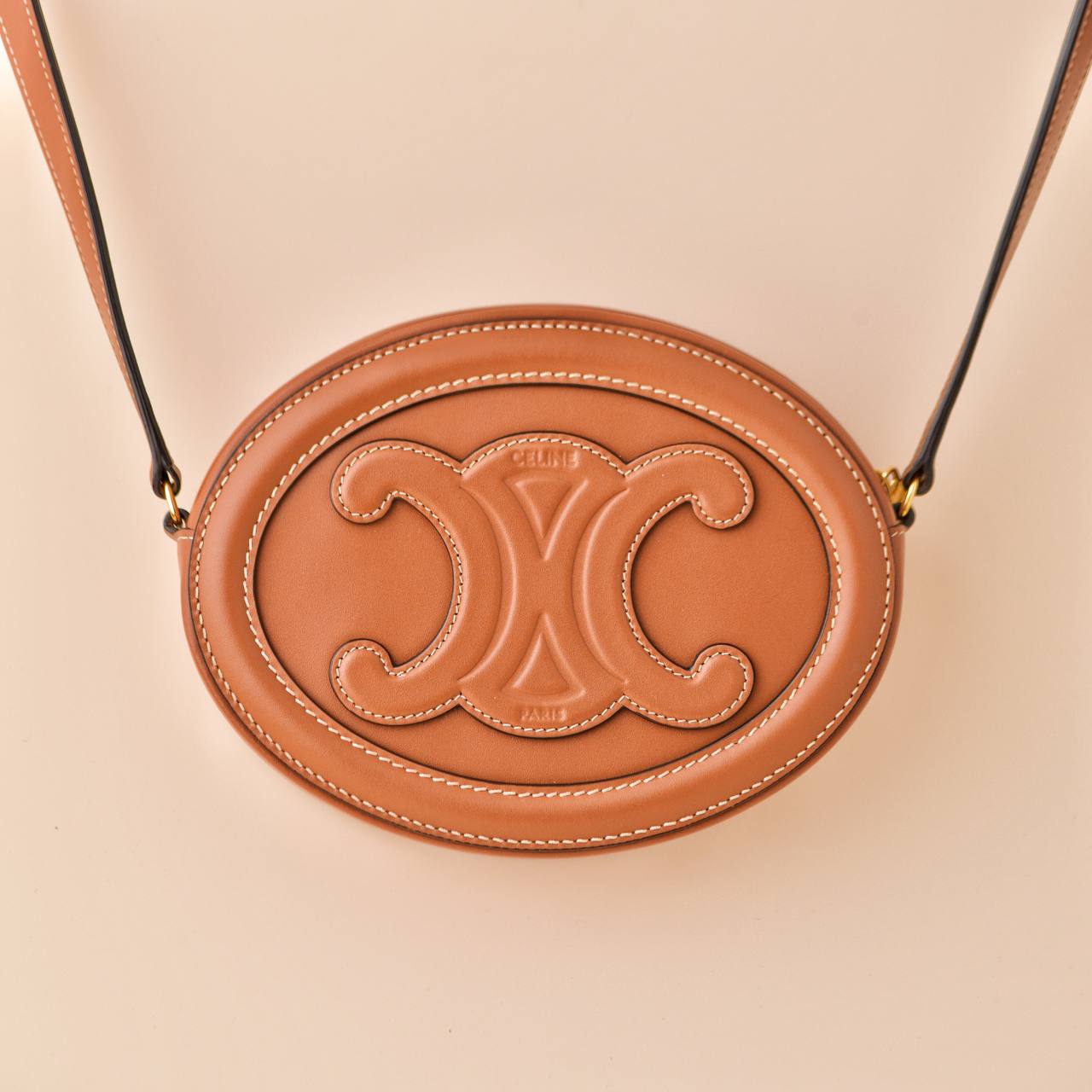 【CELINE】CROSSBODY OVAL PURSE CUIR TRIOMPHE ★関税送料込み Celine Cuir Triomphe Oval Bag Tan in Smooth Calfskin Leather