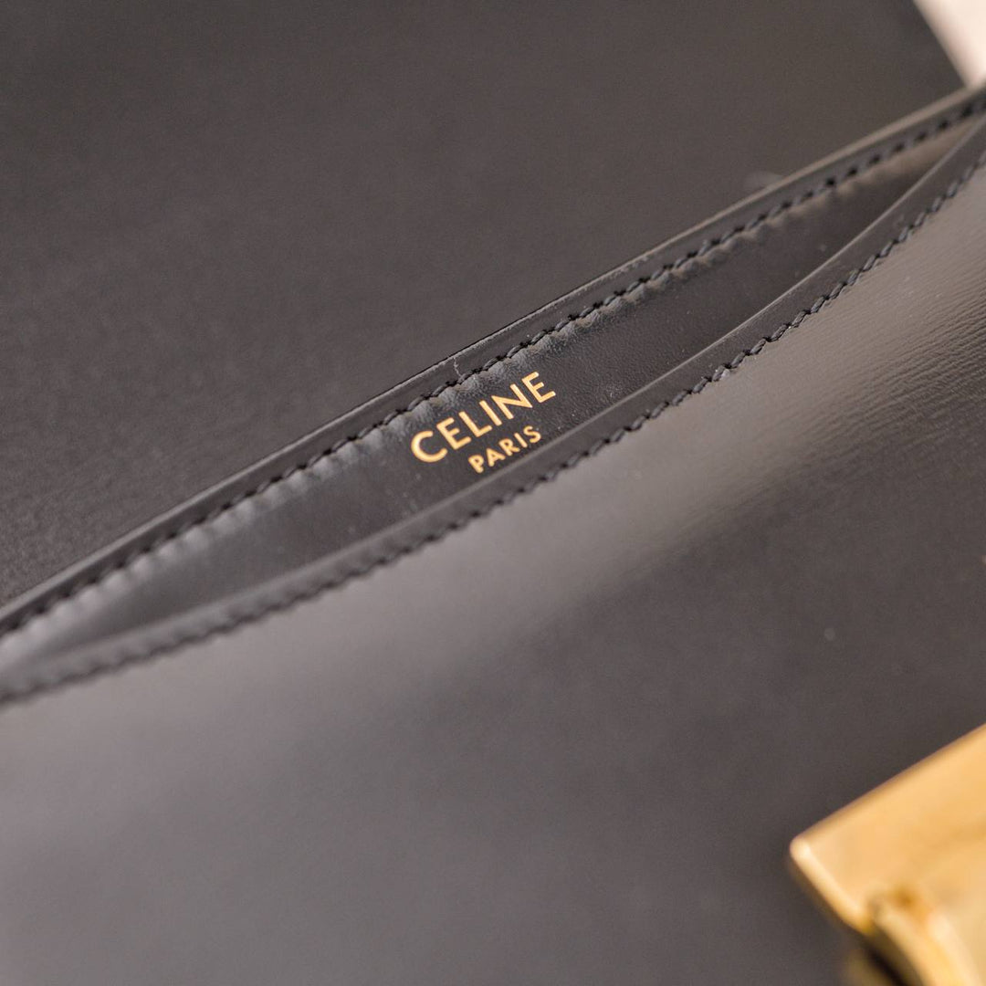 Preowned Celine Triomphe Leather Handbag