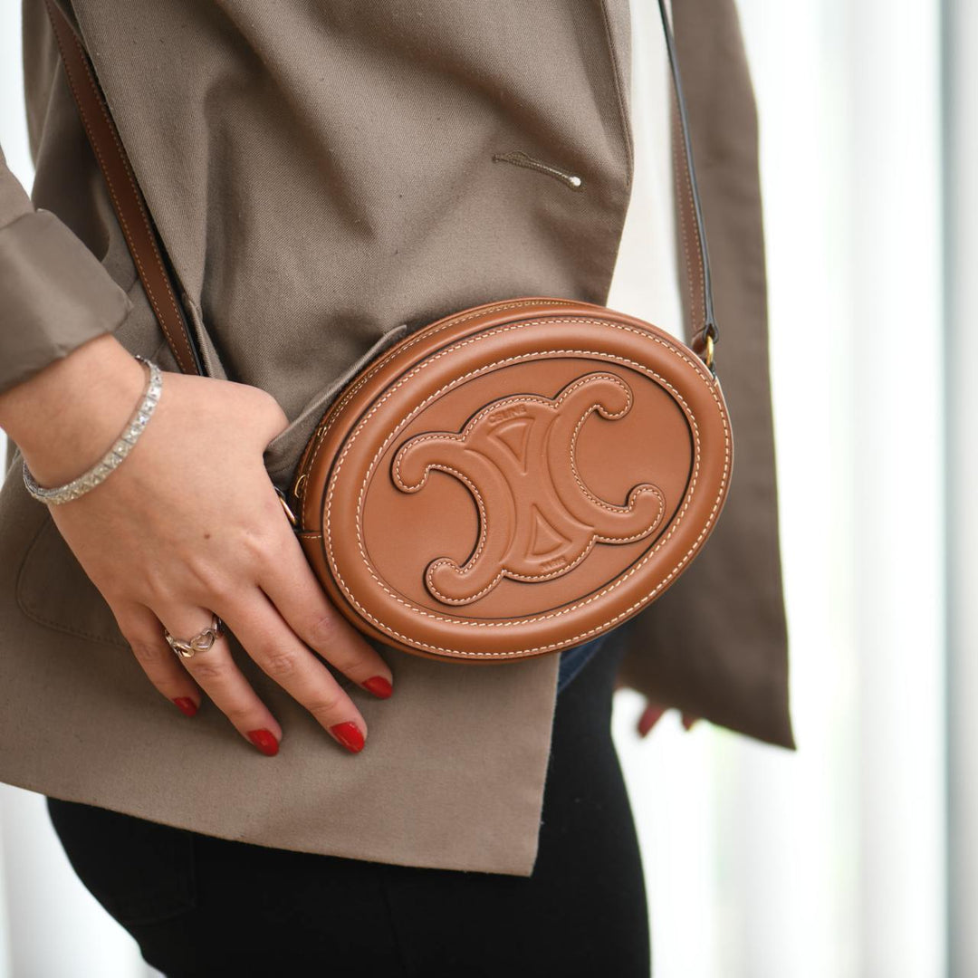 Preowned Céline Cuir Triomphe Tan Leather Oval Shoulder Bag